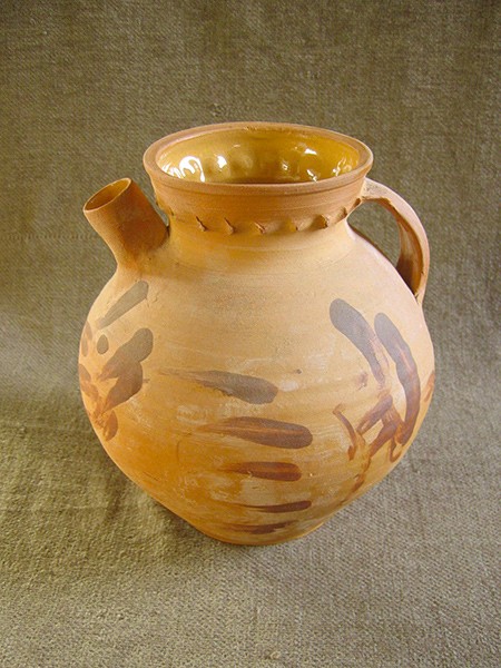 http://poteriedesgrandsbois.com/files/gimgs/th-27_CBT006-04-poterie-médiéval-des grands bois-cruches-cruche.jpg